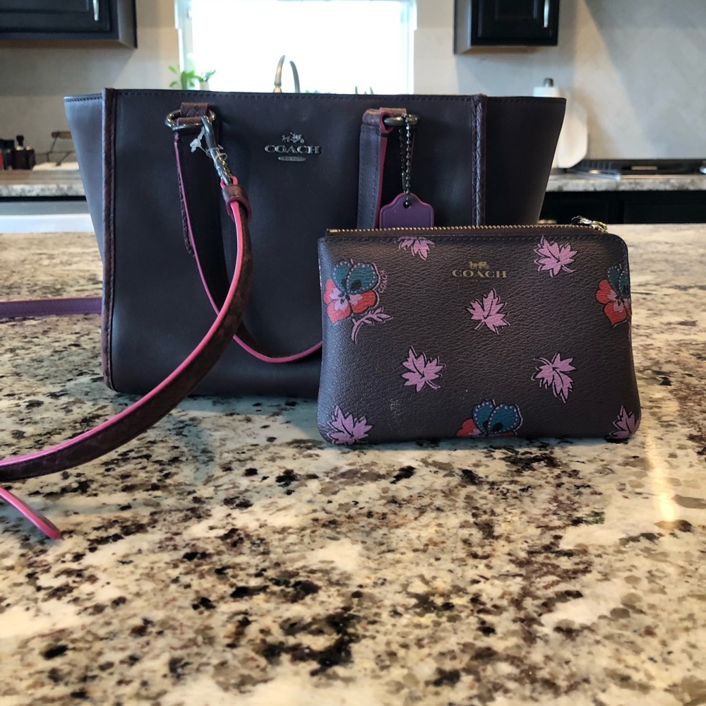 Coach Sierra leather purse with coordinating wristlet.